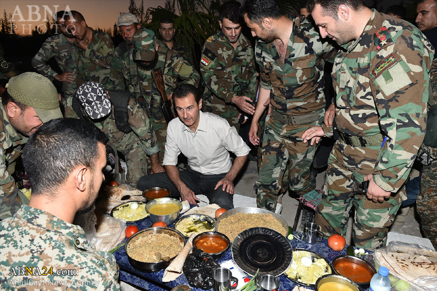 Syrian President attends iftar on frontline with troops / Pics