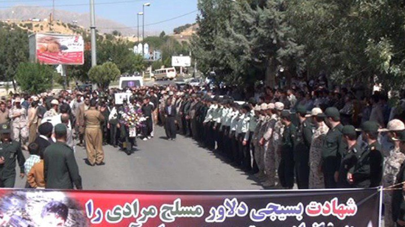 تەرمی پاکی سێ شەهیدی سپا لە قوڕوە بەڕێ کرا