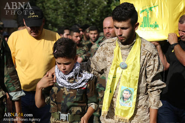 “Funeral de un Comandante de Hezbolá Caído en la Defensa de los Lugares Islámicos en Siria” 