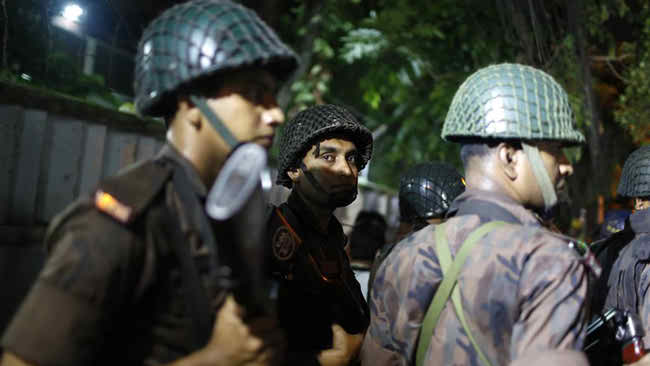 গুলশানের অভিযান: ৫ জন নিহত, ১২ জন উদ্ধার
