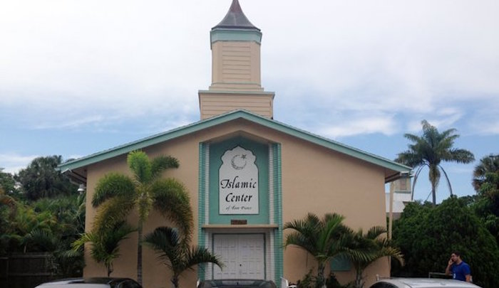 Muslim man beaten outside Florida mosque 