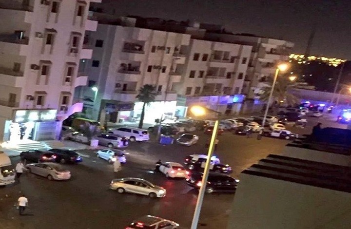 انتحاري يفجر نفسه ويصيب شرطيين قرب القنصلية الأمريكية في جدة + (صور)
