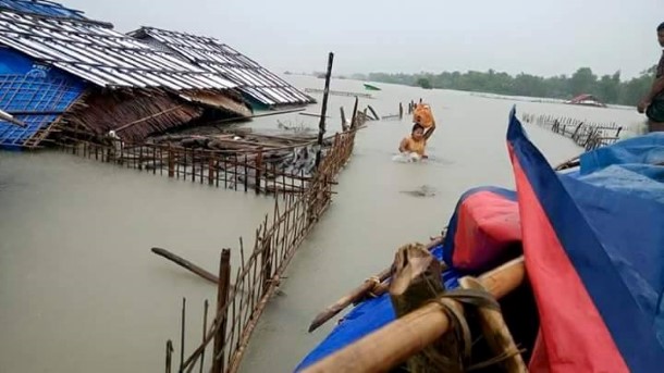  ရခိုင္တြင္ ေရႀကီး၊ ေရလွ်ံမႈေၾကာင့္ လမ္းပန္းဆက္သြယ္ေရး ျပတ္ေတာက္