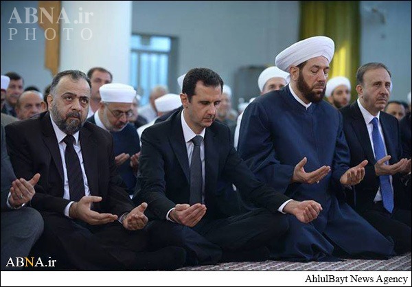 نیوز فوٹو: صدر بشار اسد نے شام کے شہر حمص میں نماز عید فطر میں شرکت کی