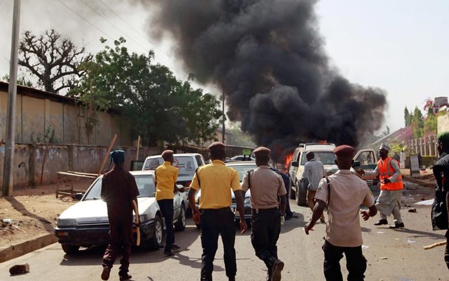 Suicide bomber kills 6 in mosque in northeast Nigeria 