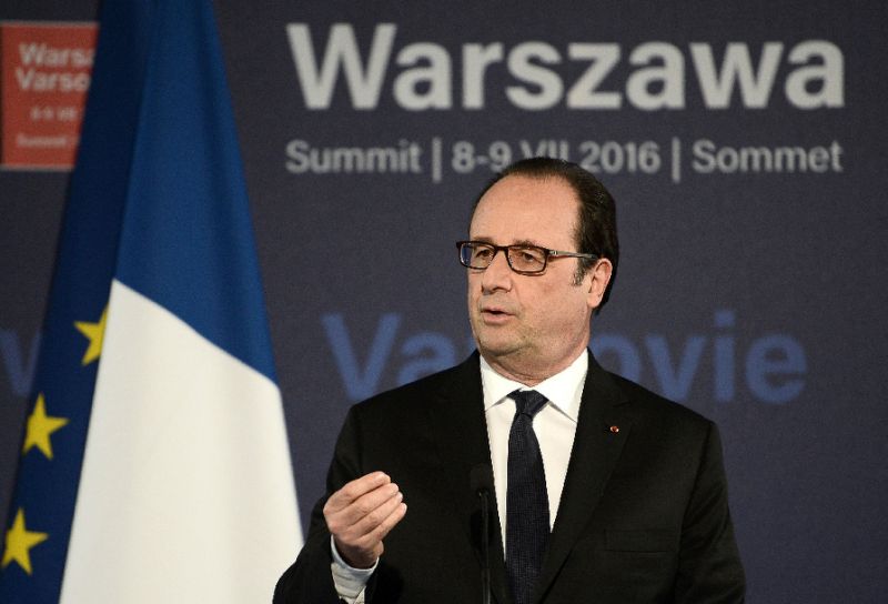  Hollande calls for military action against al-Nusra front in Syria
