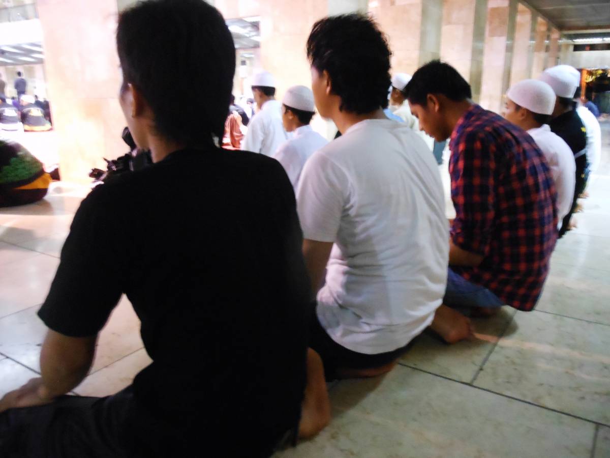 为介绍伊斯兰教秘鲁首都清真寺对外开放