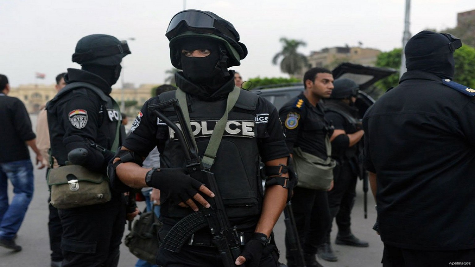 2 Egypt policemen killed in Sinai bombing