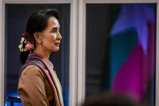 အစိုးရသစ္ ရက္ ၁၀၀