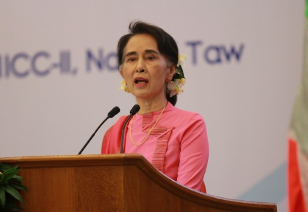 အသက္ေမြး၀မ္းေက်ာင္း ပညာကို တန္ဖိုးထားဖို႔ ေဒၚေအာင္ဆန္းစုၾကည္ တုိက္တြန္း