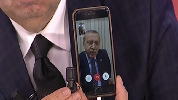 أردوغان يتحدث بشكل مباشر للإعلام لأول مرة بعد بدء الانقلاب