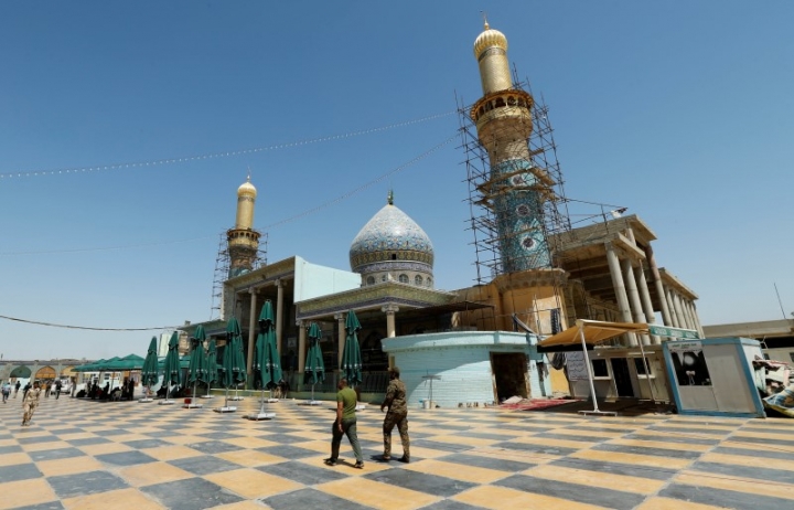 Shiite Muslim man saves hundreds by hugging ISIS suicide bomber