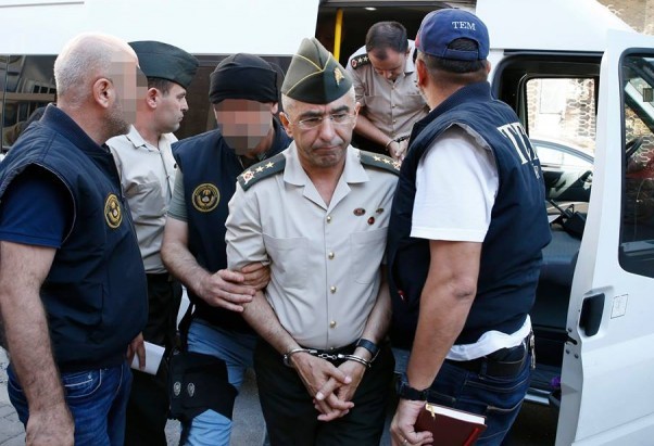 وزير العدل تركيا يعلن اعتقال 6 آلاف شخص تتهم السلطات في المشاركة بمحاولة الانقلاب