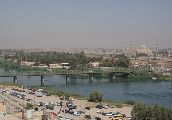 أهالي الموصل يقتلون 3 عناصر من داعش اثناء اشتباكات وسط الموصل
