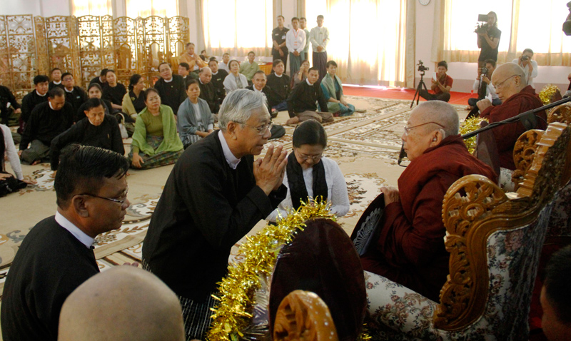 အာဇာနည္ေန႔အထိမ္းအမွတ္အျဖစ္ သမၼတဦးထင္ေက်ာ္ အလွဴဒါနျပဳလုပ္