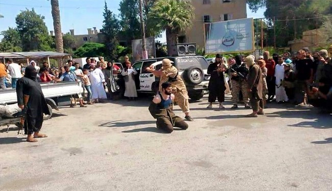 ISIS Executes 33 Iraqi Civilians Near Qayyara