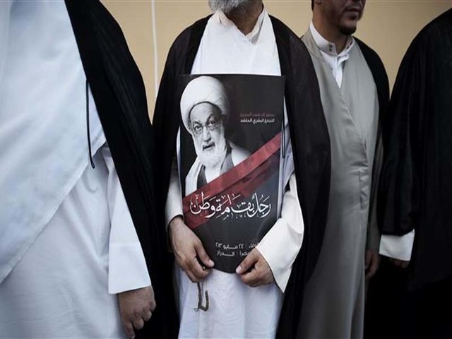 Shiite scholars in Bahrain attend protest in support of Sheikh Isa Qassim / Photos