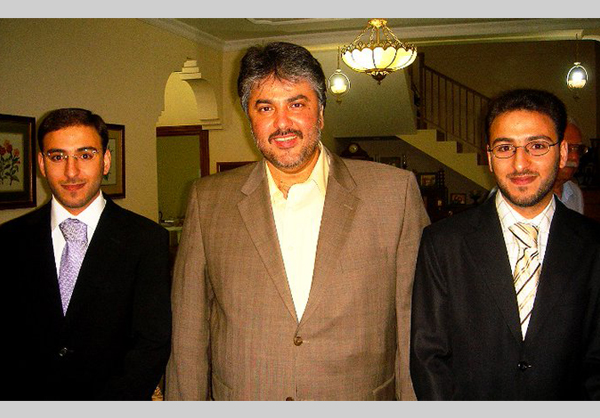 السلطات تلاحق الأسر البحرينية المعارضة وتتهمها بالارهاب 