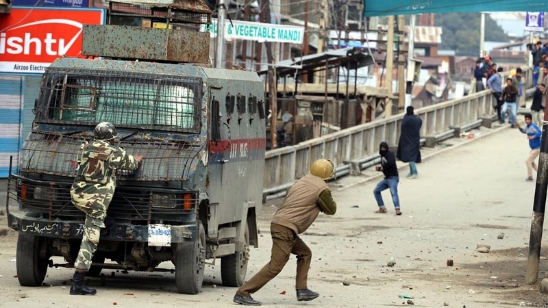 کشمیر میں حالات بدستور کشیدہ