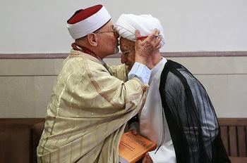 ‘Insultar la Shariah o los Principios Sunníes, es una Forma de Blasfemia’: Ayatulá Makarem