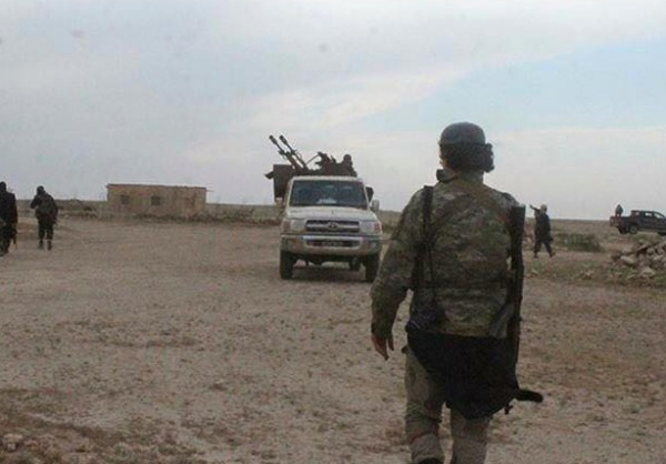 شباب مسلحون يهجمون على مقر داعش بريف دير الزور والتنظيم يشن حملة اعتقالات