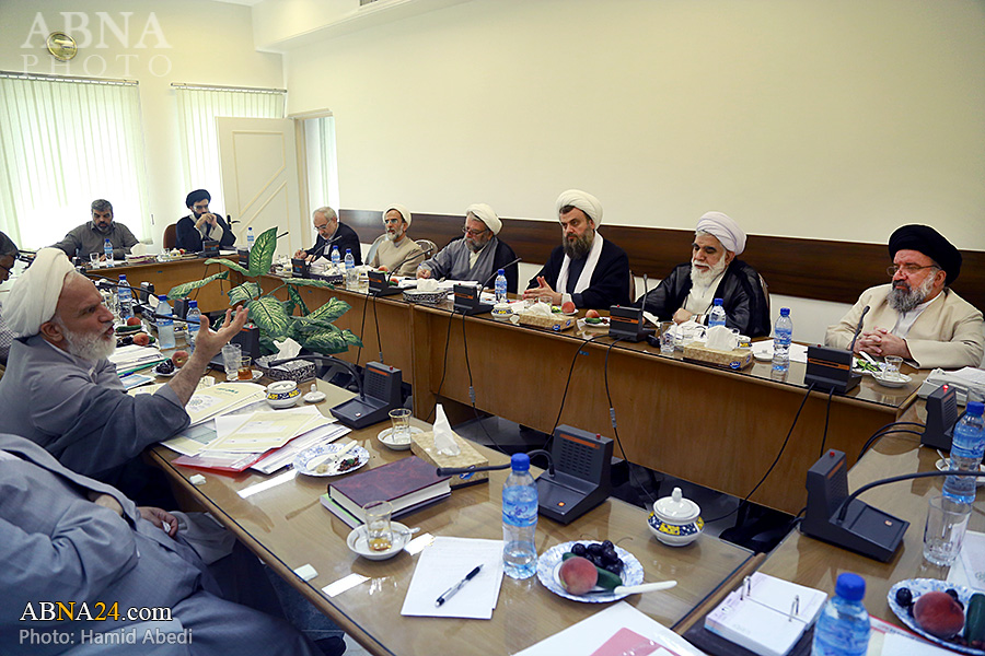 تقرير المصور / المجمع العالمي لاهل البيت (ع) يعقد اجتماعا يشارك فيه اعضاء الجمعية العامة بمدينة قم المقدسة