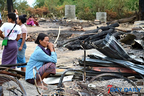 တံတားဦးမီးေလာင္မႈေၾကာင့္ လူတစ္ရာေက်ာ္ အိုးမဲ့အိမ္မဲ့ျဖစ္