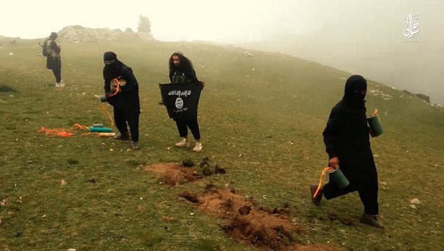 ISIS Changing Manbij Public Places into Minefield