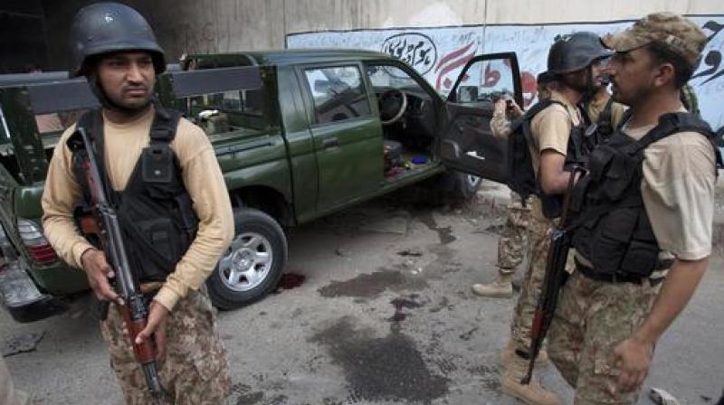 Gunmen kill two Pakistani military officials in Karachi