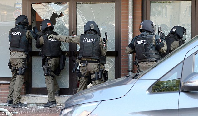  Armed Police raid German mosque in search of radical preachers