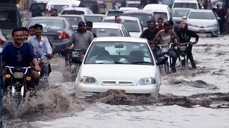 پاکستان؛ سیلاب کی زد میں آجانے کے نتیجے میں چھبیس افراد جانبحق