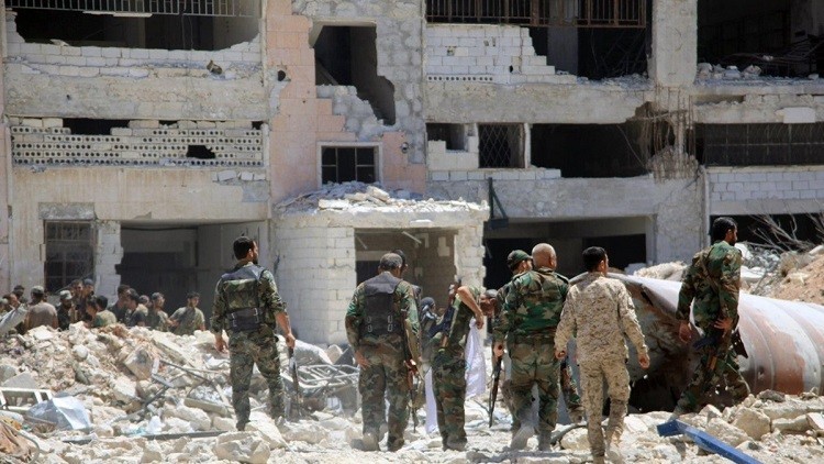 فيديو / المسلحون يستسلمون لقوات الجيش السوري في حلب