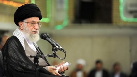 Revolutionsoberhaupt empfing heute tausende Iraner aus verschiedenen Bevölkerungsschichten