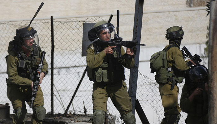 Israeli Forces Injure Two Palestinians in Nablus