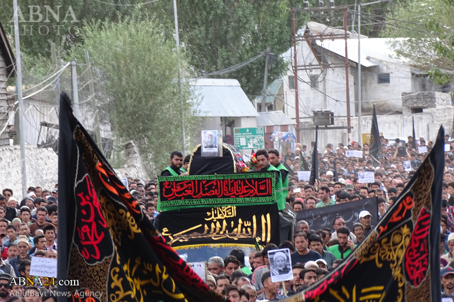 تقرير مصور / تشييع مهيب لجثمان العالم الكبيرالشيخ محمد حسین ذاکري کاركیلي في كشمير