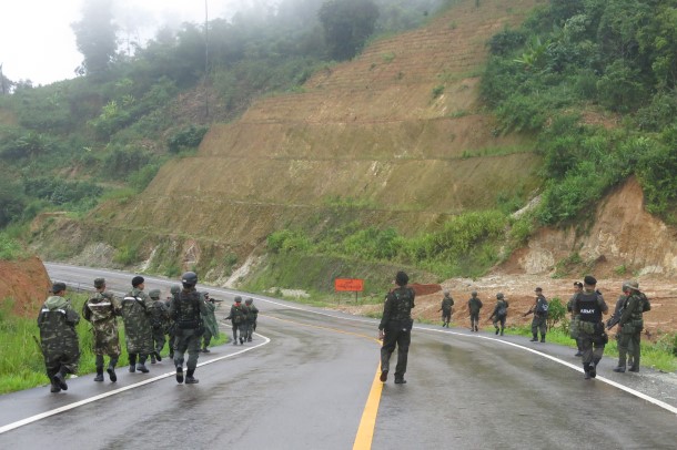 ကရင္ လက္နက္ကုိင္ ႏွစ္ဖြဲ႔ တုိက္ပြဲျဖစ္၊ အရပ္သား ၄ ဦး ဒဏ္ရာရ