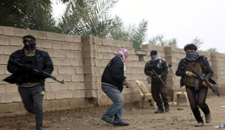 ISIS leader flees after robbing treasury