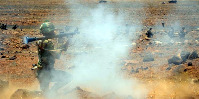 Destruction de véhicules des groupes terroristes dans la banlieue de Daraa