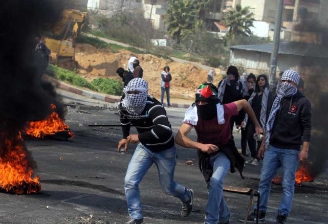 إصابة 13 فلسطينيا وجندي اسرائيلي بمواجهات في نابلس