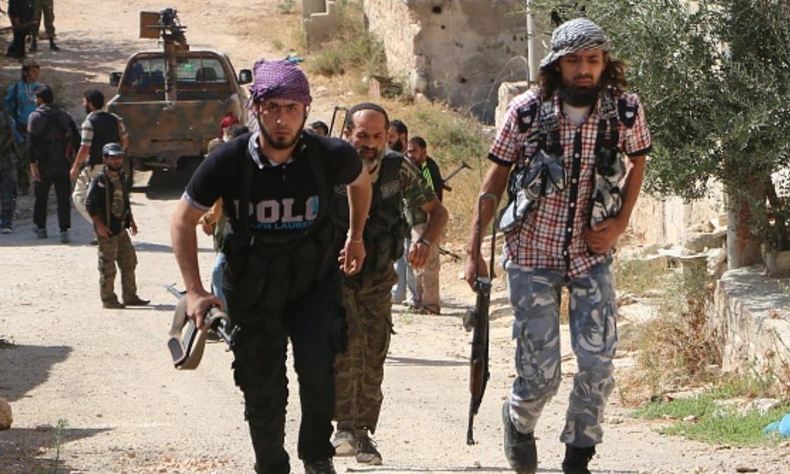 المسلحون يسعون لتخليص ضباط اجانب محاصرين في شرقي حلب!