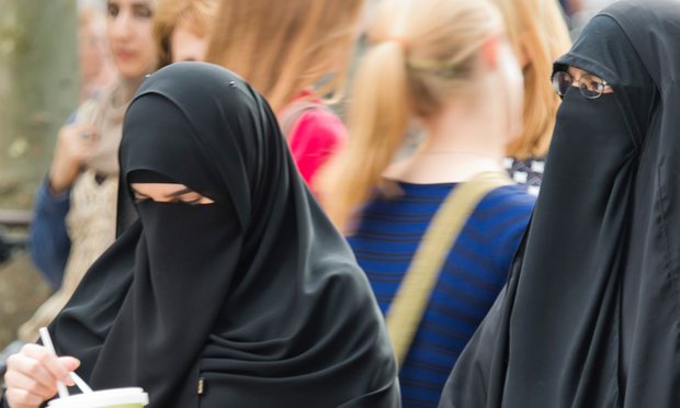German minister to propose ban on full face veils in public