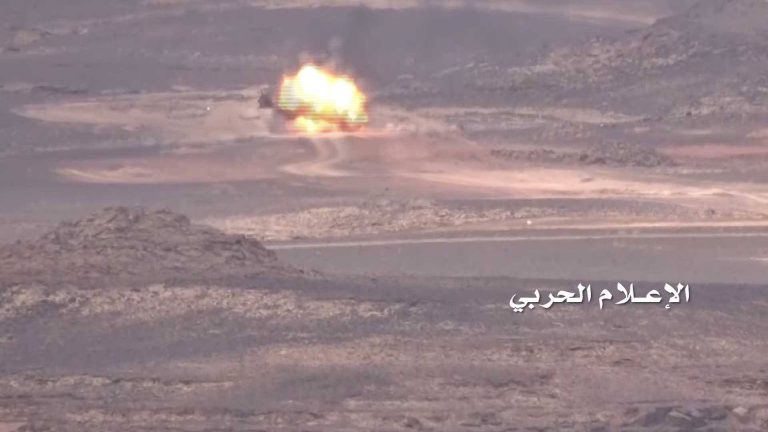 الجيش اليمني يدمر آليتين سعوديتين في نجران + (صور)