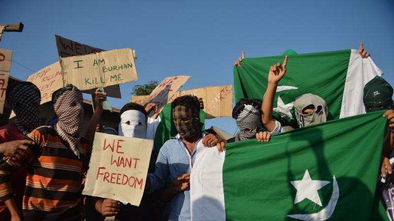 کشمیر میں پاکستان کا جشن آزادی منائے جانے پر ہندوستان کو تشویش