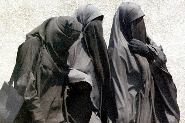 Three Saudi sisters with children trying to join ISIS in Syria detained in Lebanon