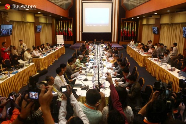 ၂၁ ရာစု ပင္လုံ အတြက္ ႏုိင္ငံေရး ေဆြးေႏြးမႈဆိုင္ရာ မူေဘာင္ ျပင္ဆင္သံုးသပ္ေရး စတင္