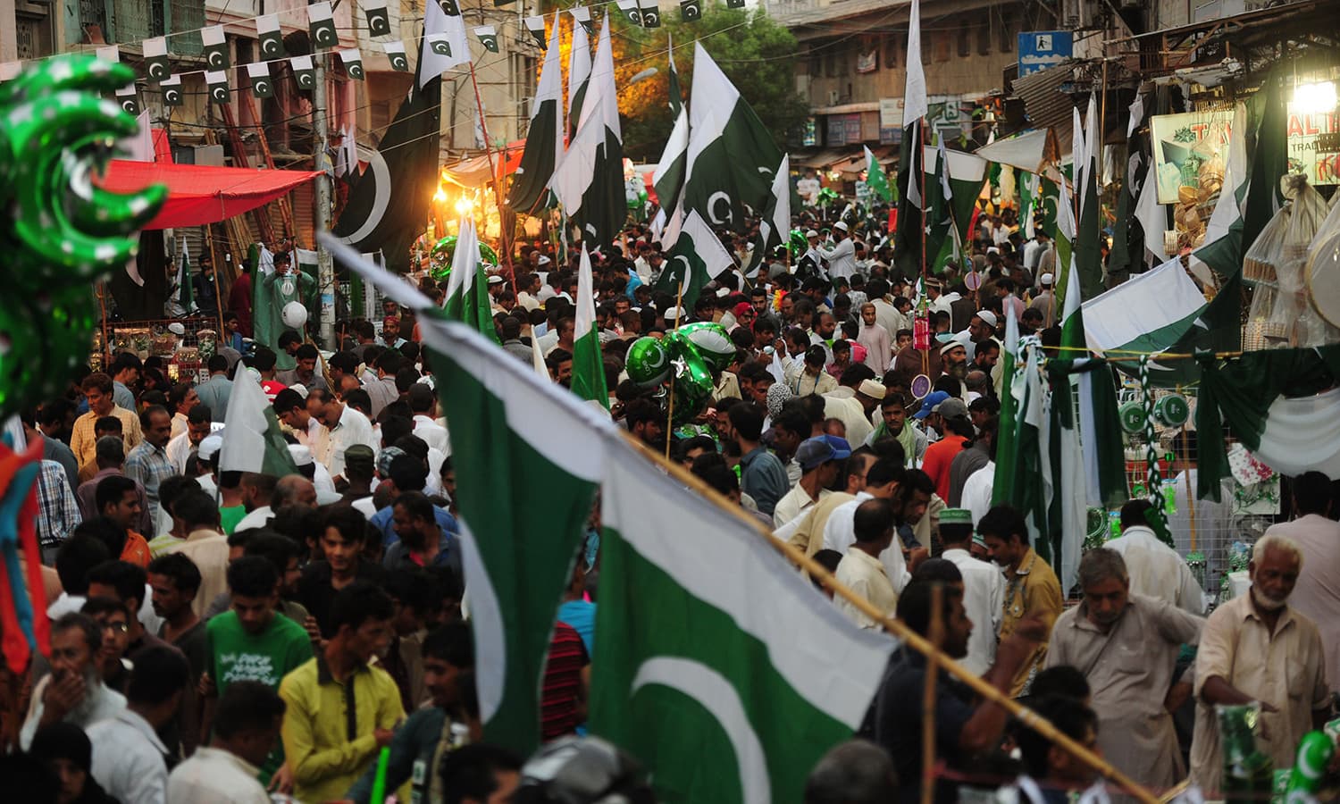 14 اگست: 50 شہروں میں موبائل سروس معطل رکھنے کا فیصلہ