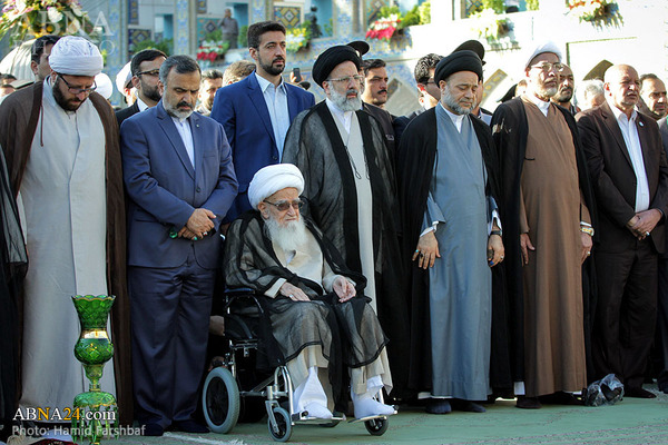 Foto: Religiöse Zeremonie im Imam-Reza-Schrein