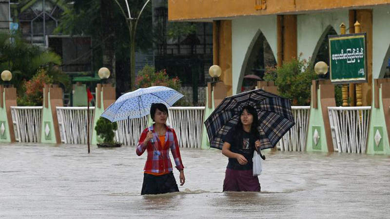 ေရႀကီးမႈမ်ားေၾကာင့္ လူရွစ္ဦးေသဆုံးကာ ၄၃၀၀၀၀ ေက်ာ္ထက္မနည္း ေနရာေျပာင္းေရႊ႕ရ