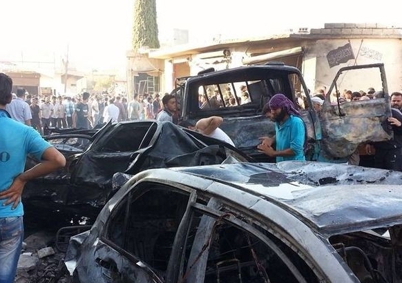 انتحاري يفجر نفسه قرب معبر أطمة الحدودي مع تركيا ويقتل ويصيب 40 شخصا + (صور)