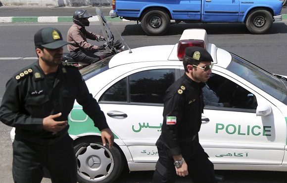 أجهزة الامن الايرانية تعتقل جاسوسا بريطانيا 